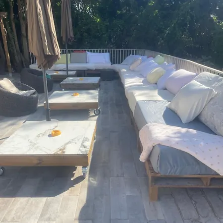 Avec Piscine Vue Sur La *